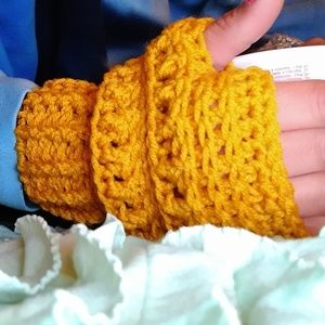 Ana Fingerless gloves one-size-fits-most